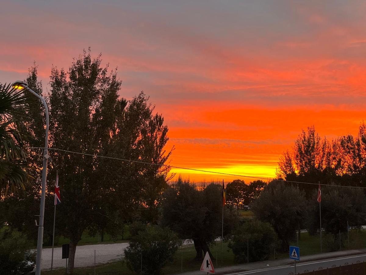 Levar Del Sole Passignano sul Trasimeno Exteriör bild